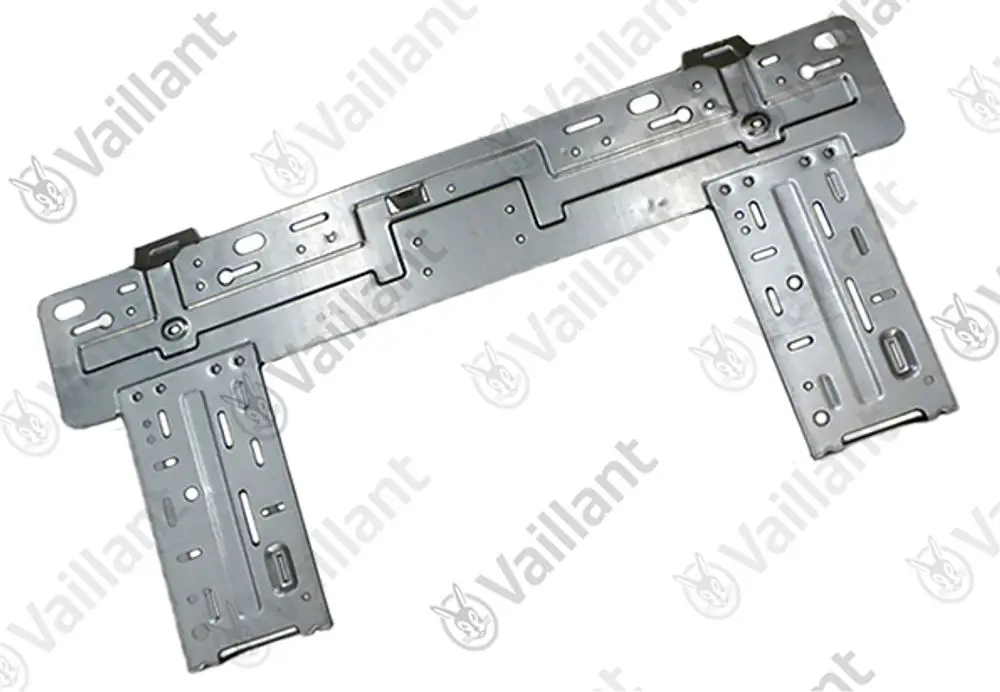 Vaillant Metallplatte mit verschiedenen Montageöffnungen und Halterungen, geeignet für die Befestigung von Heizgeräten oder ähnlichen Anwendungen.